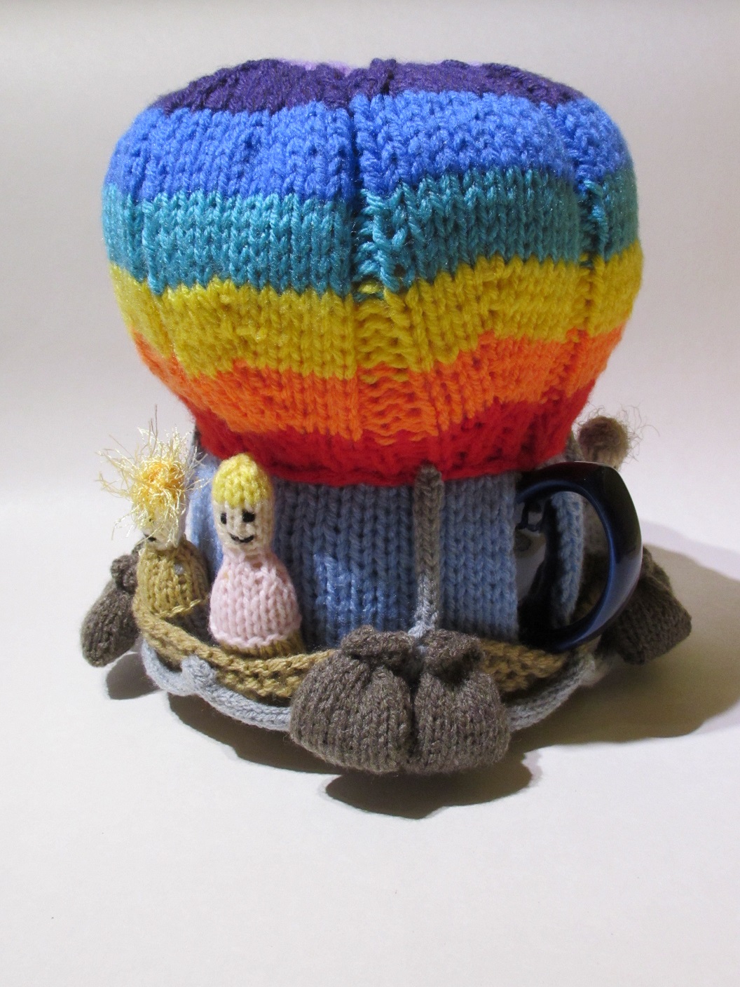 hot-air-balloon-tea-cosy-knitting-pattern
